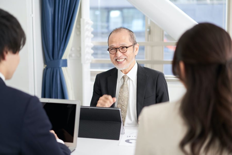 asian-businessman-explaining-at-a-meeting-2023-11-27-05-36-25-utc