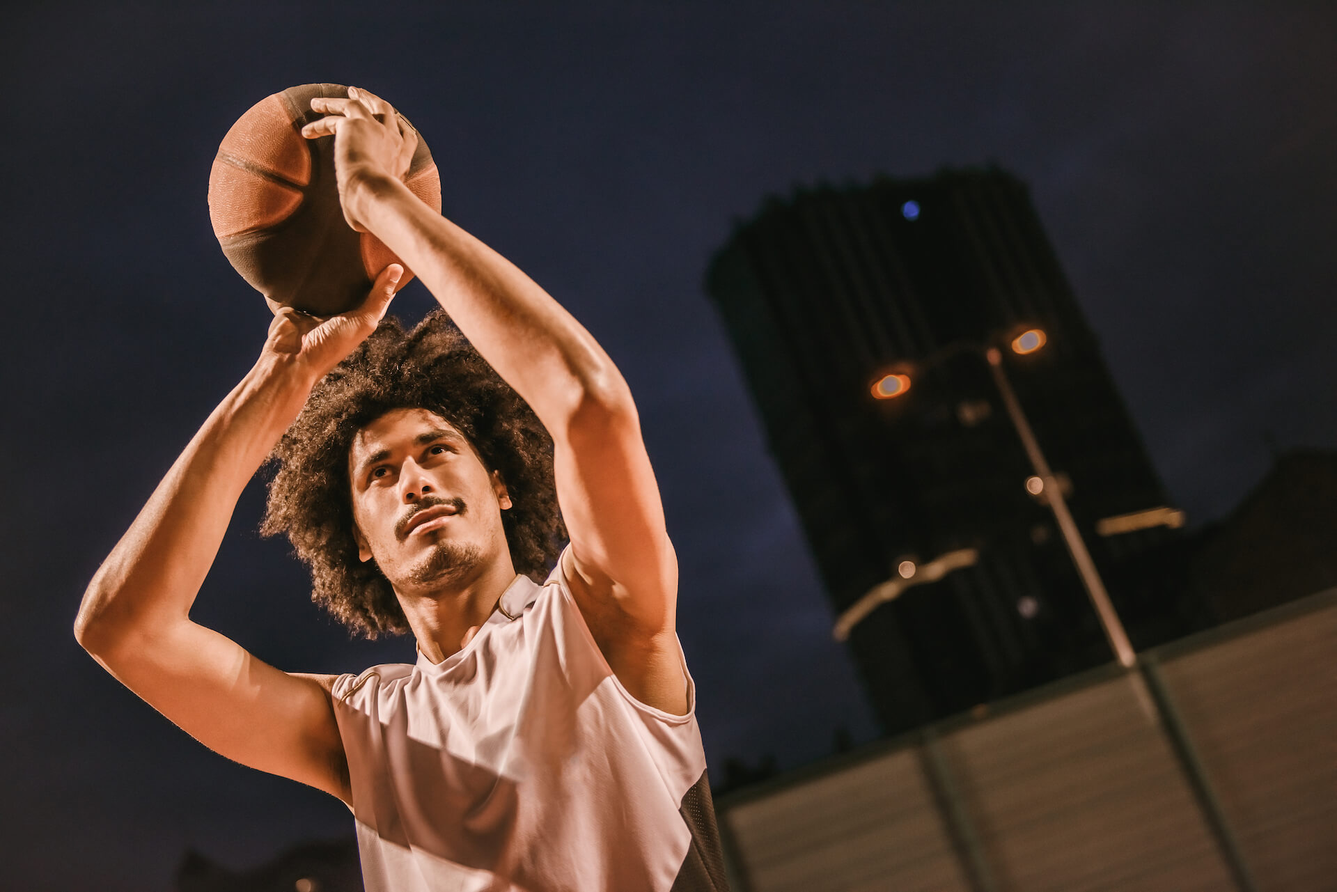 attractive-basketball-player-2024-10-18-17-35-13-utc